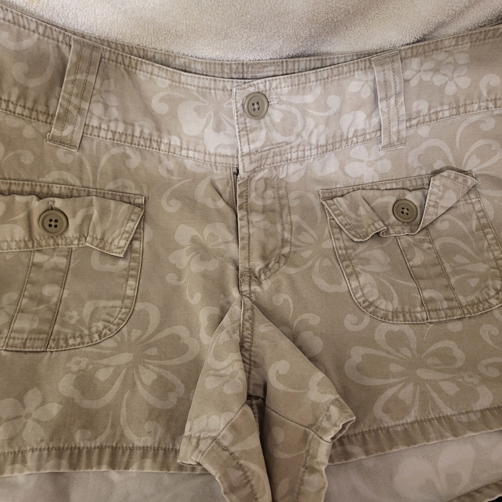 Mossimo Supply Co Tan Cargo Shorts with Subtle Texture